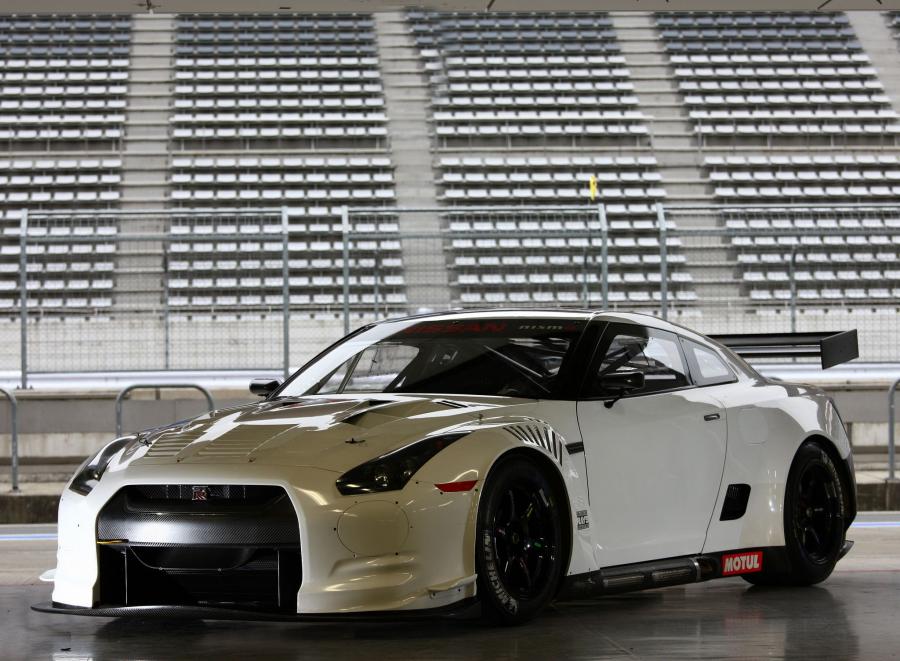  Nissan GT-R FIA GT1 2009 года  (фото 27 из 28)